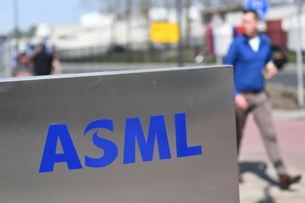 專有技術被中國員工竊取，ASML?進退兩難！