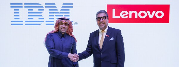 IBM 沙特阿拉伯地區(qū)副總裁 Ayman AlRashed（左）和聯(lián)想集團(tuán)副總裁、基礎(chǔ)設(shè)施方案業(yè)務(wù)集團(tuán)EMEA總裁 Giovanni Di Filippo（右）出席在沙特阿拉伯首都利雅得舉行的 LEAP 2025 會議。（圖片來源：IBM）